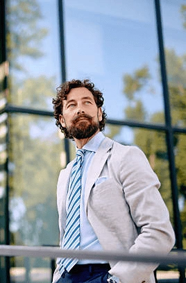mature-man-looking-up